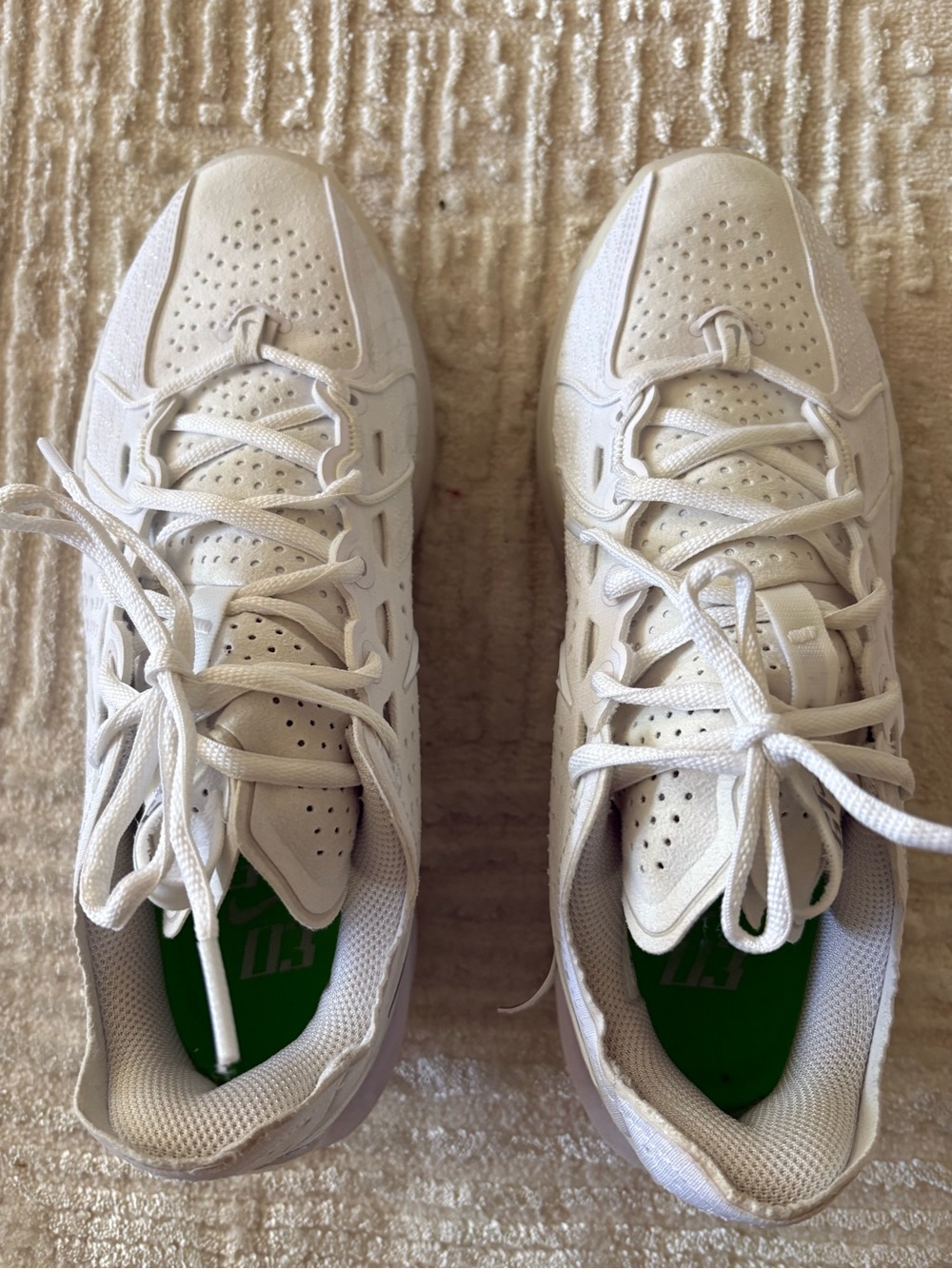 Nike White Athletic Sneaker with Green Insole Accents Size 7 (Men’s)
Worn once